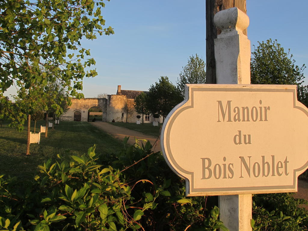 Manoir Du Bois Noblet Bed and Breakfast Louerre Exteriör bild