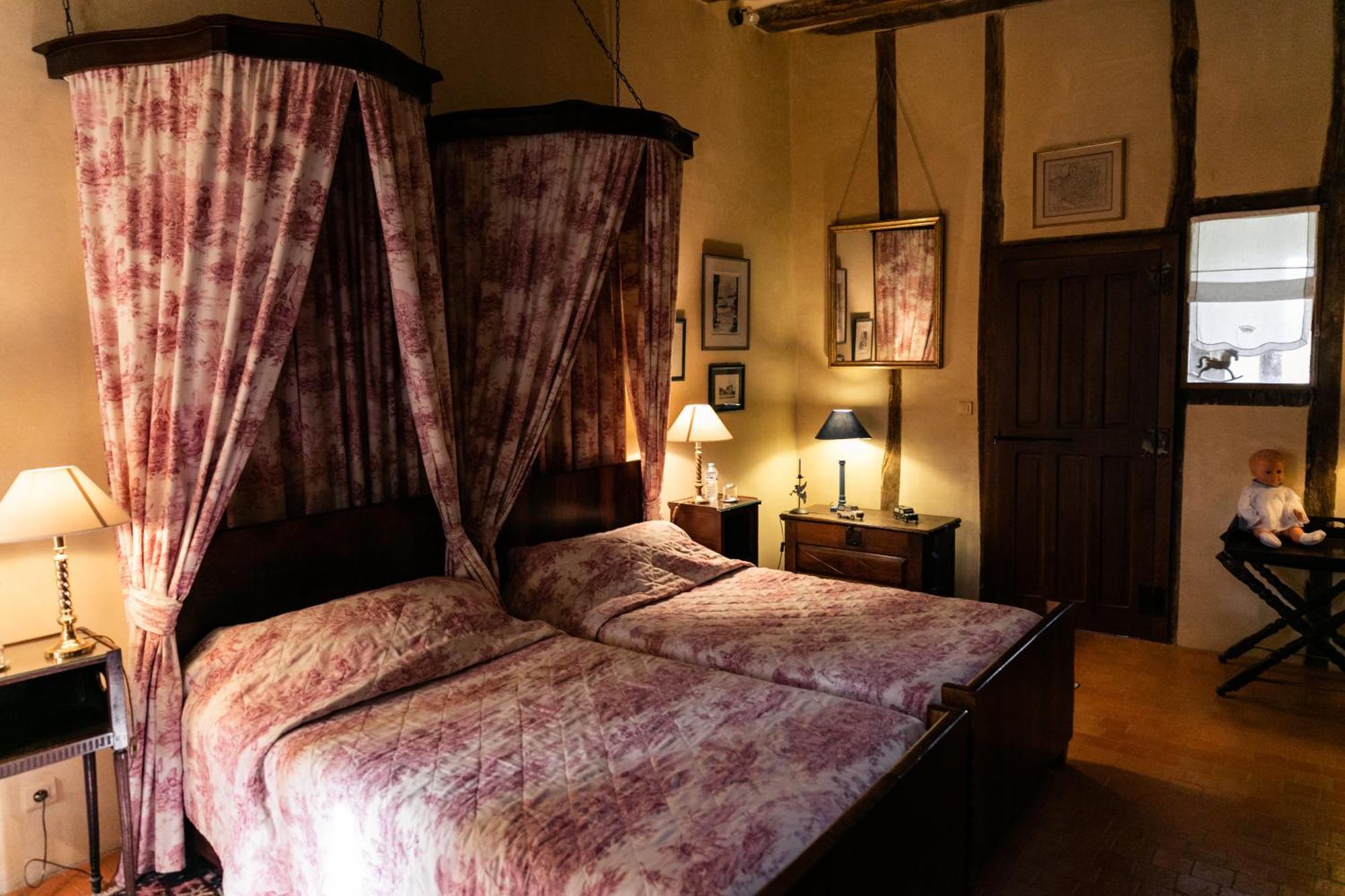 Manoir Du Bois Noblet Bed and Breakfast Louerre Exteriör bild